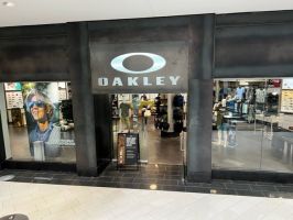 stores to buy women s sunglasses austin Oakley Store